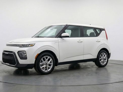 Used 2025 Kia Soul LX w/ LX Technology Package image 3