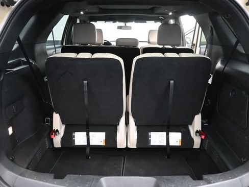Certified 2018 Ford Explorer XLT w/ Equipment Group 202A AWD/4WD image 6