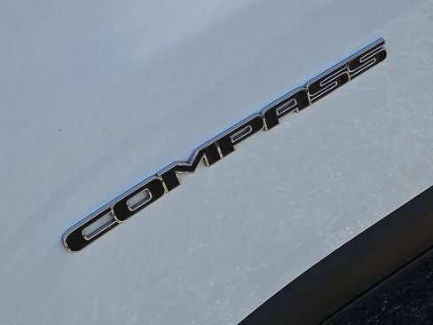 Used 2023 Jeep Compass Limited image 12