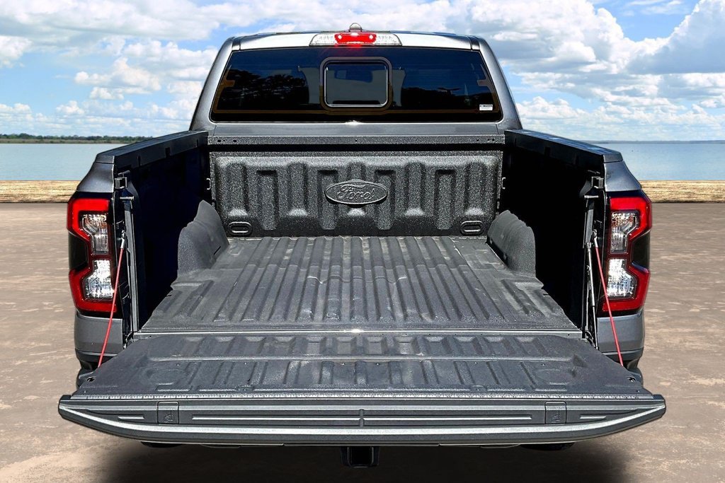 Used 2025 Ford Ranger Lariat w/ Black Appearance Package AWD/4WD image 9