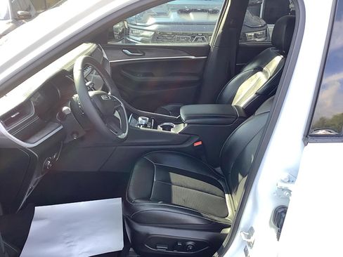 Certified 2024 Jeep Grand Cherokee L Limited w/ Luxury Tech Group II AWD/4WD image 10
