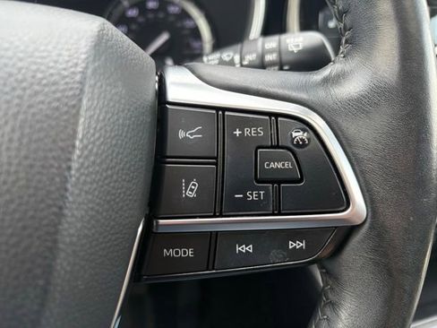 Used 2020 Toyota Highlander XLE AWD/4WD image 26