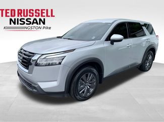 Used 2022 Nissan Pathfinder S FWD 360° Tour