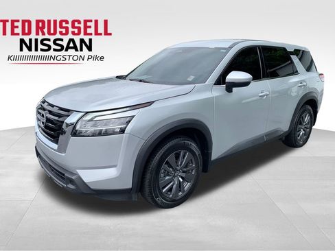 Used 2022 Nissan Pathfinder S FWD image 1