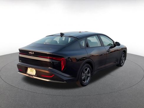 Used 2025 Kia K4 LXS image 12