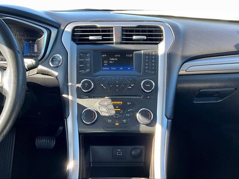 Used 2017 Ford Fusion S image 6