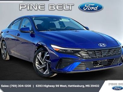 Used 2024 Hyundai Elantra SEL w/ Convenience Package