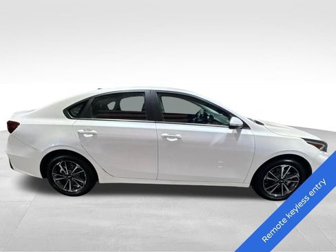 Used 2023 Kia Forte LXS FWD image 4