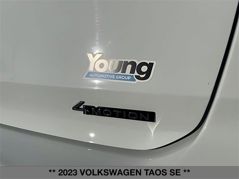 Used 2023 Volkswagen Taos SE w/ Panoramic Sunroof Package image 12