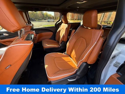 New 2026 Chrysler Pacifica Pinnacle image 11
