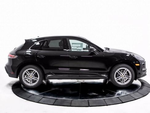 Certified 2025 Porsche Macan image 8