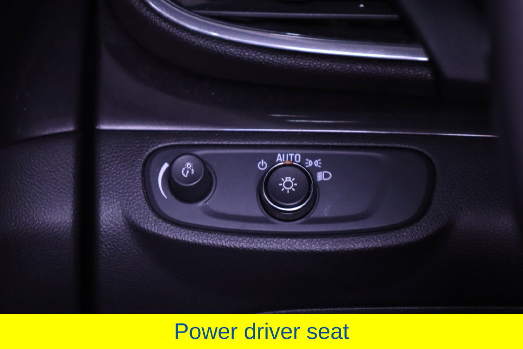 Used 2021 Buick Encore Preferred FWD image 23
