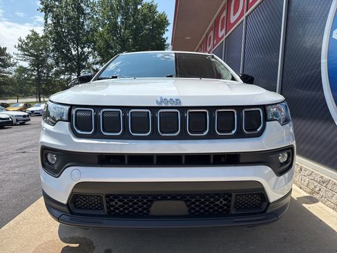 Used 2022 Jeep Compass Latitude image 7
