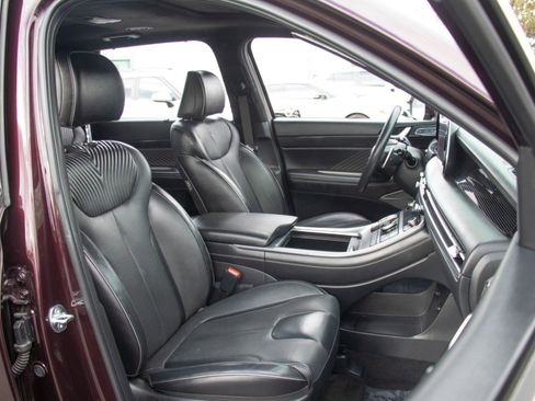 Used 2024 Hyundai Palisade Calligraphy image 20