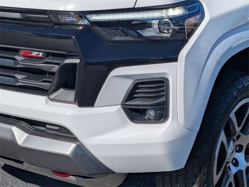 Used 2023 Chevrolet Colorado Z71 w/ Z71 Convenience Package 2 image 9