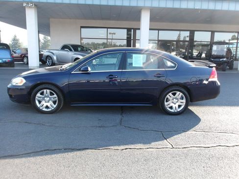 Used 2011 Chevrolet Impala LT w/ Luxury Edition Package FWD image 2