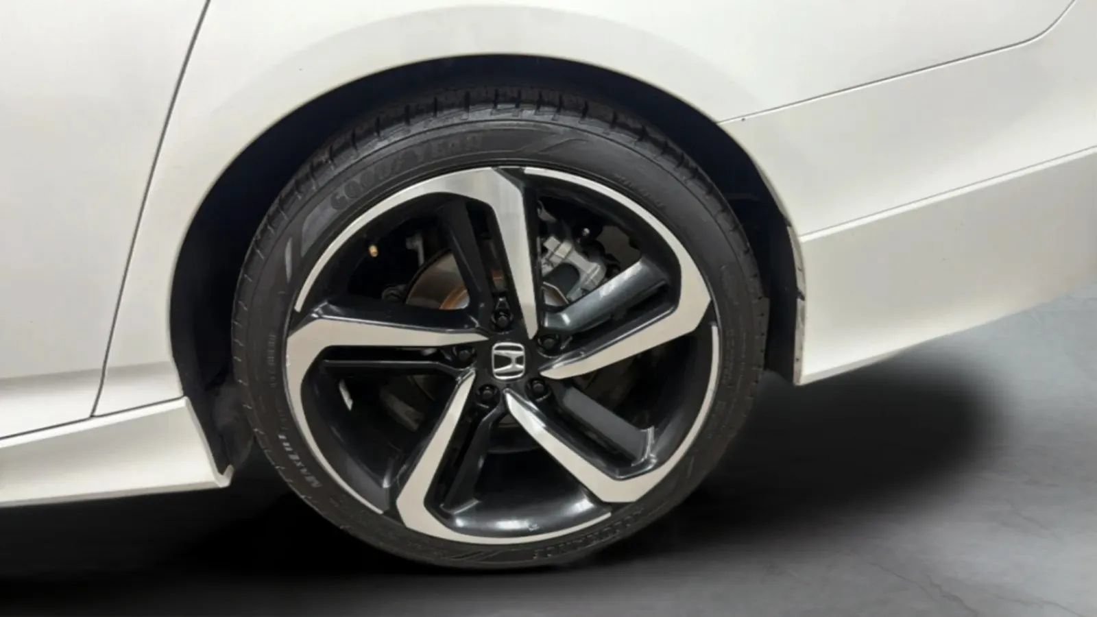 Used 2018 Honda Accord Sport image 28