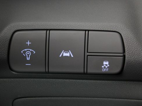 Certified 2022 Hyundai Elantra SEL image 22