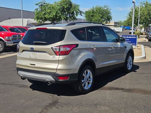Used 2018 Ford Escape SE w/ SE Sync 3 Package FWD image 5