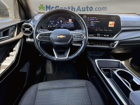 Used 2025 Chevrolet Equinox LT AWD/4WD image 9