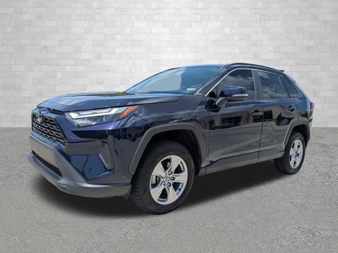 Used 2023 Toyota RAV4 XLE w/ Convenience Package FWD image 5