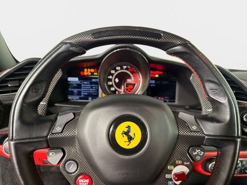 Used 2018 Ferrari 488 GTB RWD image 33