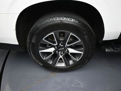 Used 2022 Chevrolet Suburban Z71 w/ Luxury Package AWD/4WD image 30