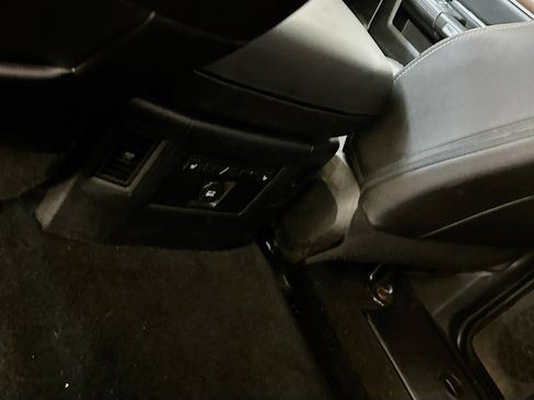 Used 2016 RAM 1500 Laramie w/ Convenience Group image 29