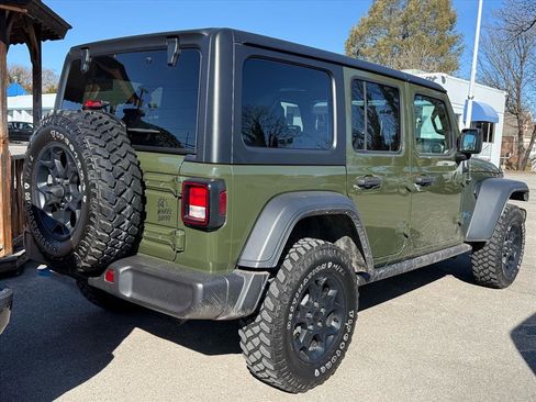 Used 2023 Jeep Wrangler Unlimited w/ 8.4" Radio Group image 4