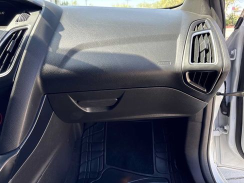 Used 2018 Ford Focus ST FWD image 17