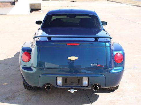 Used 2005 Chevrolet SSR w/ Preferred Equipment Group image 12