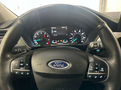 Used 2020 Ford Escape SE image 13