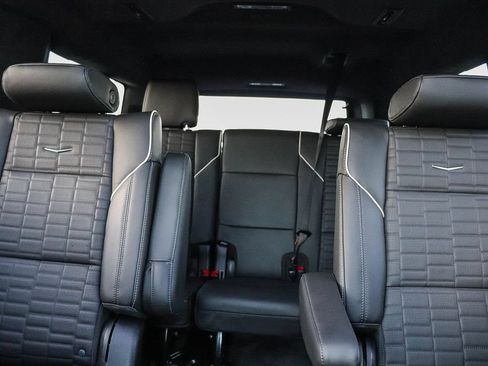 Used 2026 Cadillac Escalade ESV V AWD/4WD image 27