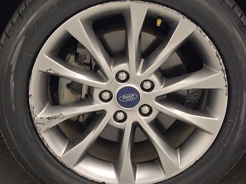 Used 2017 Ford Fusion SE FWD image 31