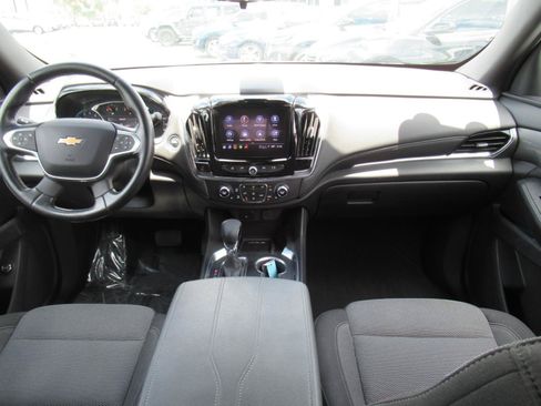 Certified 2023 Chevrolet Traverse LT FWD image 12