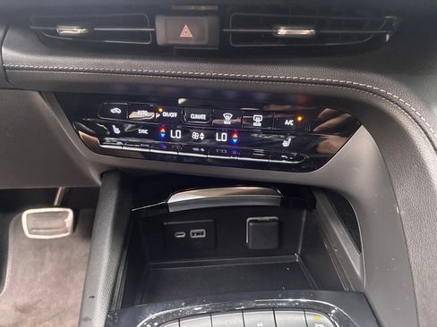 Used 2023 Buick Envision Preferred w/ Sport Touring Package AWD/4WD image 13