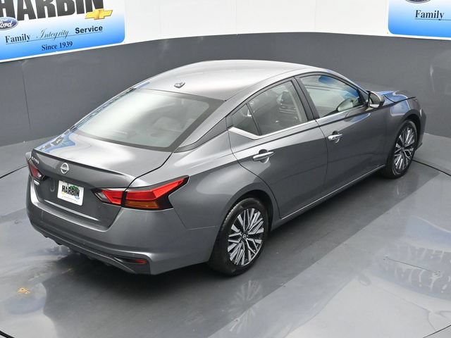 Used 2025 Nissan Altima 2.5 SV FWD image 25