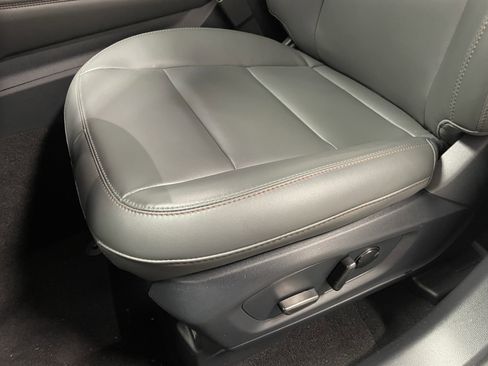 Used 2025 Ford Explorer Active w/ Active Comfort Package image 22