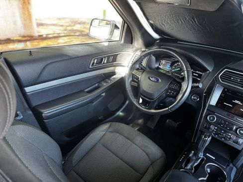 Used 2017 Ford Explorer XLT w/ Equipment Group 201A image 44