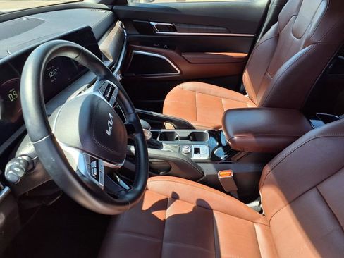 Used 2024 Kia Telluride EX image 16