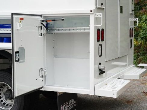 Used 2023 Mercedes-Benz Sprinter 3500 image 17