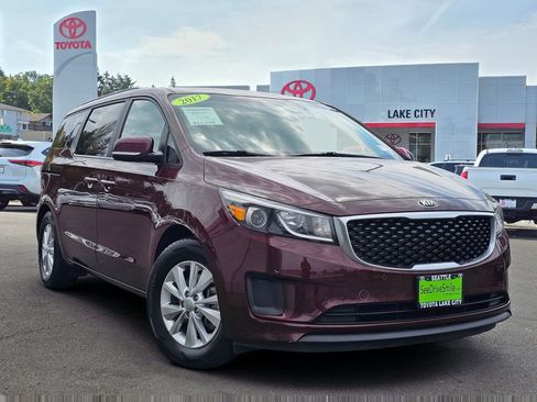 Used 2017 Kia Sedona LX w/ LX Essentials Premium Package FWD image 1