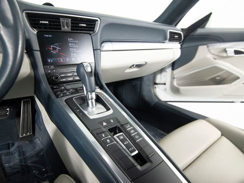 Certified 2017 Porsche 911 Carrera 4S image 30