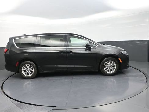 Used 2023 Chrysler Voyager LX FWD image 55