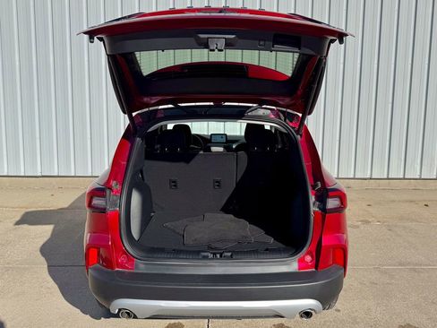 Certified 2025 Ford Escape Active w/ Cold Weather Package image 15