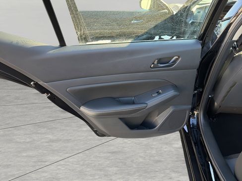 Used 2024 Nissan Altima 2.5 SV image 24