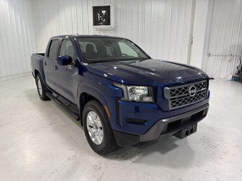 Used 2023 Nissan Frontier SV w/ Tow Package RWD image 7
