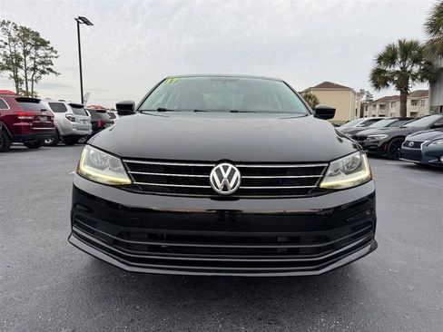 Used 2017 Volkswagen Jetta S image 3