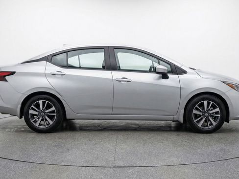 Used 2025 Nissan Versa SV image 11
