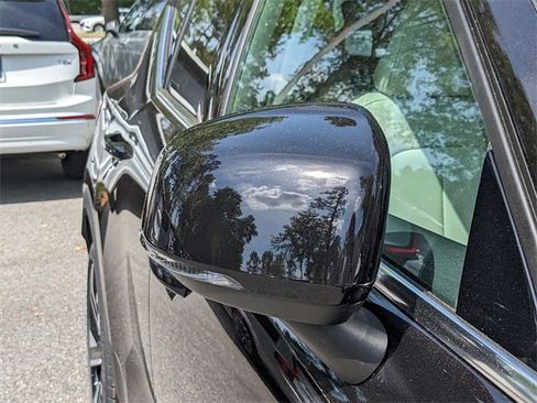 New 2025 Volvo XC40 B5 Ultra image 11